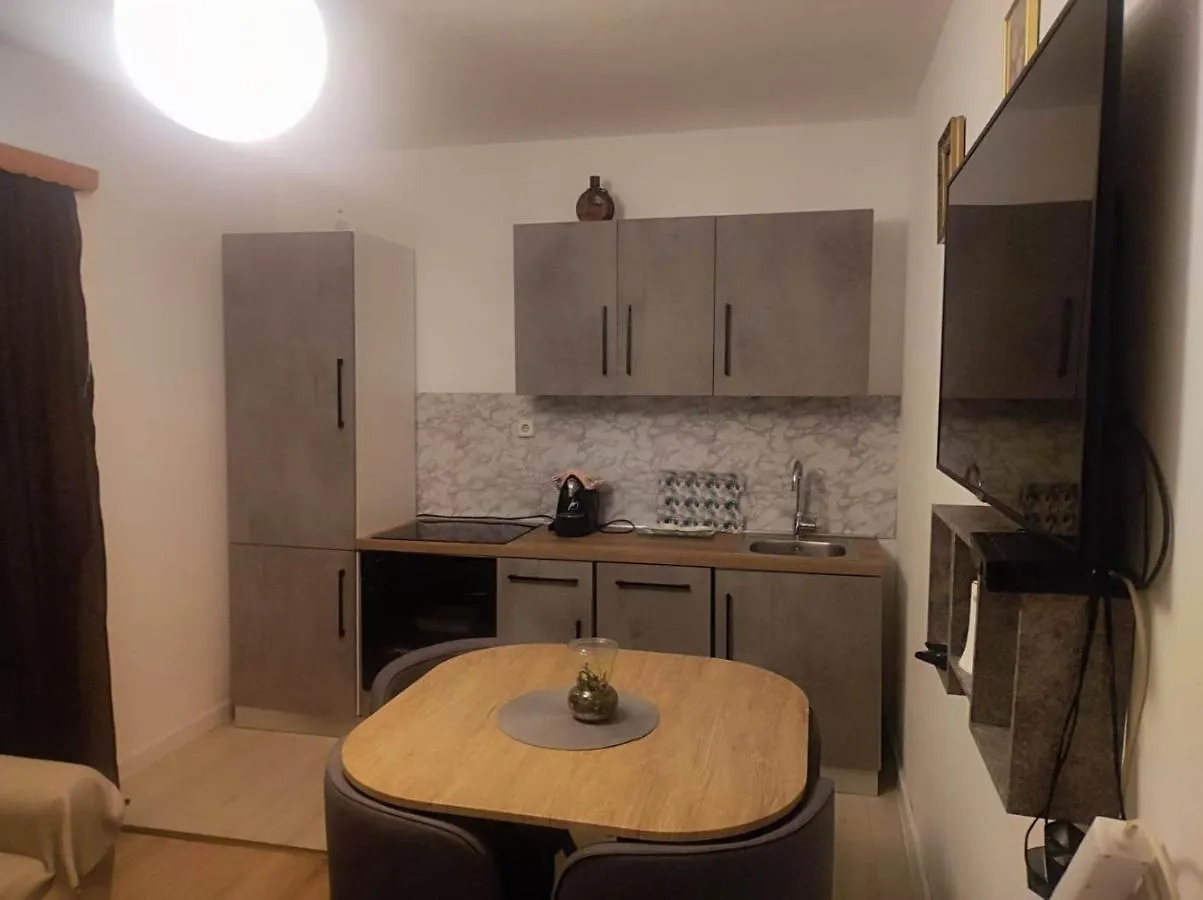 Jacuzzi Apartman Pepi Medulin Apartment