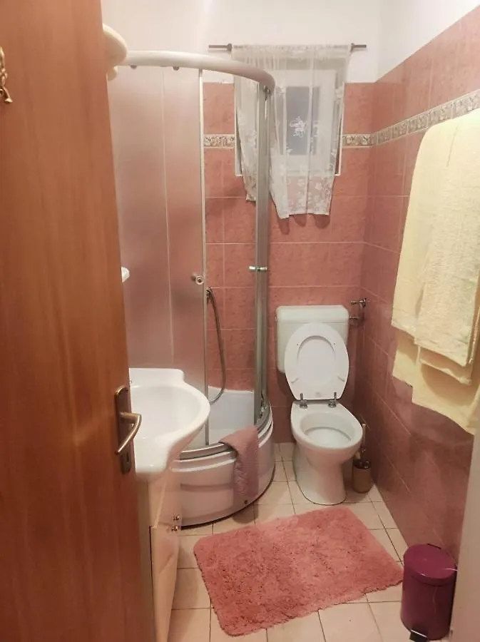 Jacuzzi Apartman Pepi Medulin Apartment