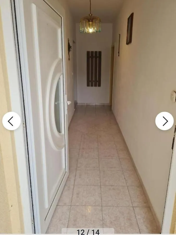Apartment Jacuzzi Apartman Pepi Medulin